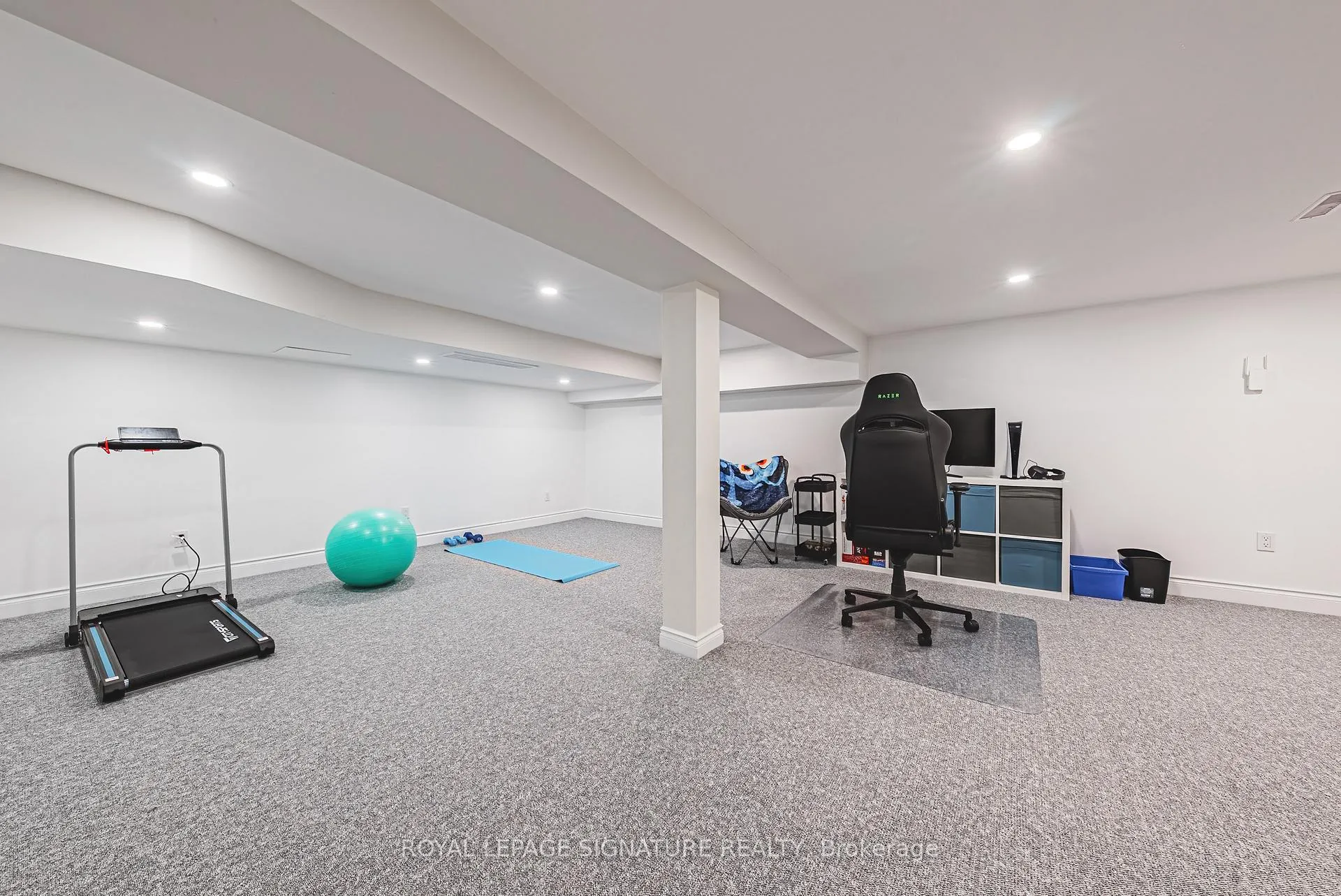 Photo 29 of 16 Apex Court, Hamilton, Stoney Creek — HOMEH