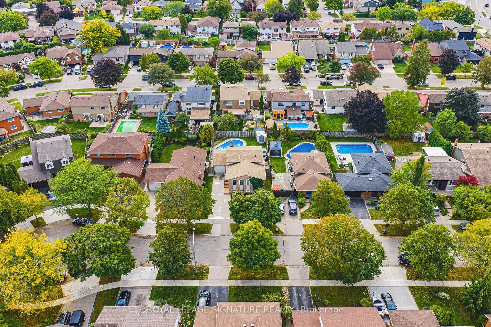 Photo 37 of 16 Apex Court, Hamilton, Stoney Creek — HOMEH
