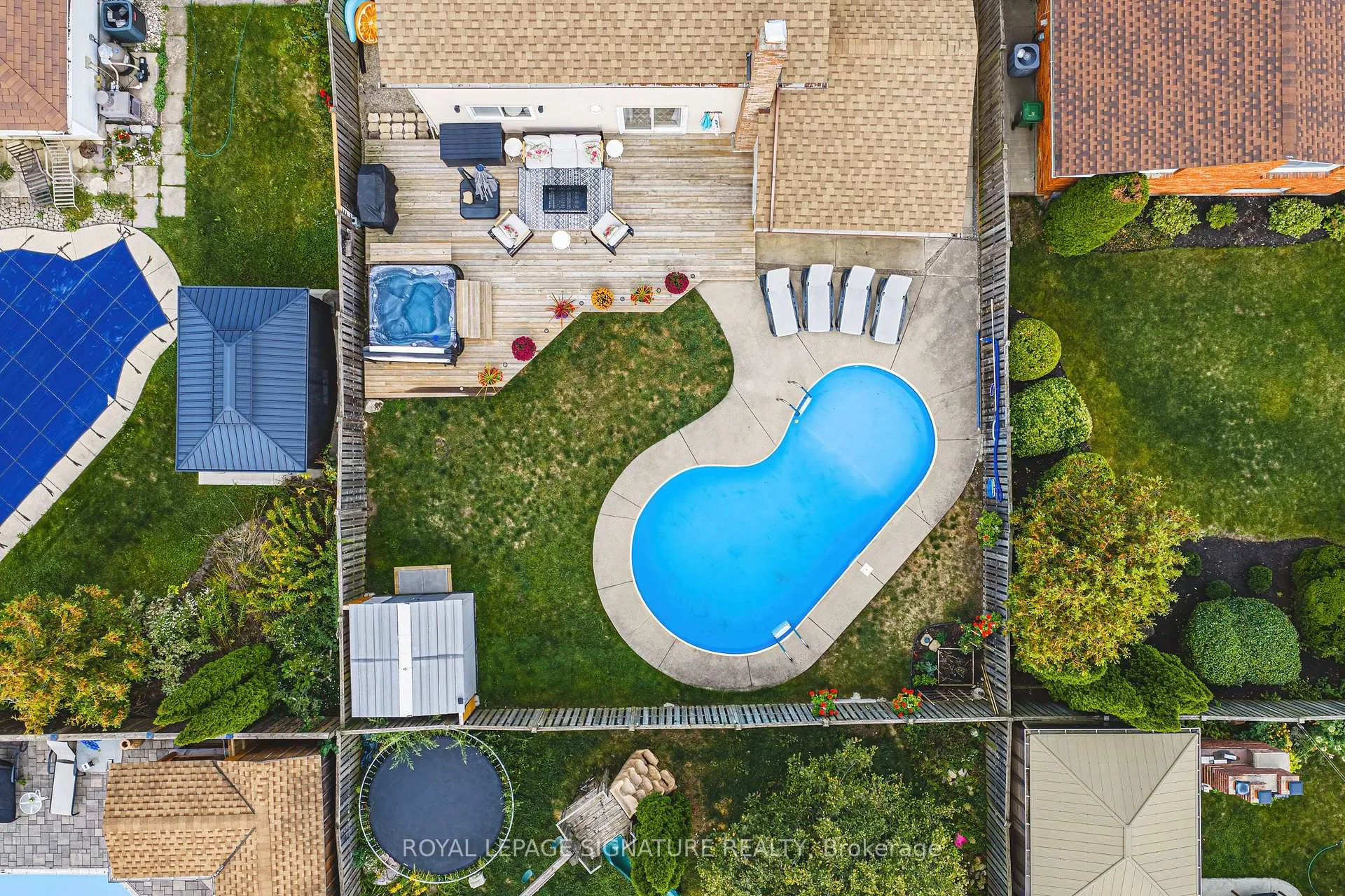 Photo 38 of 16 Apex Court, Hamilton, Stoney Creek — HOMEH