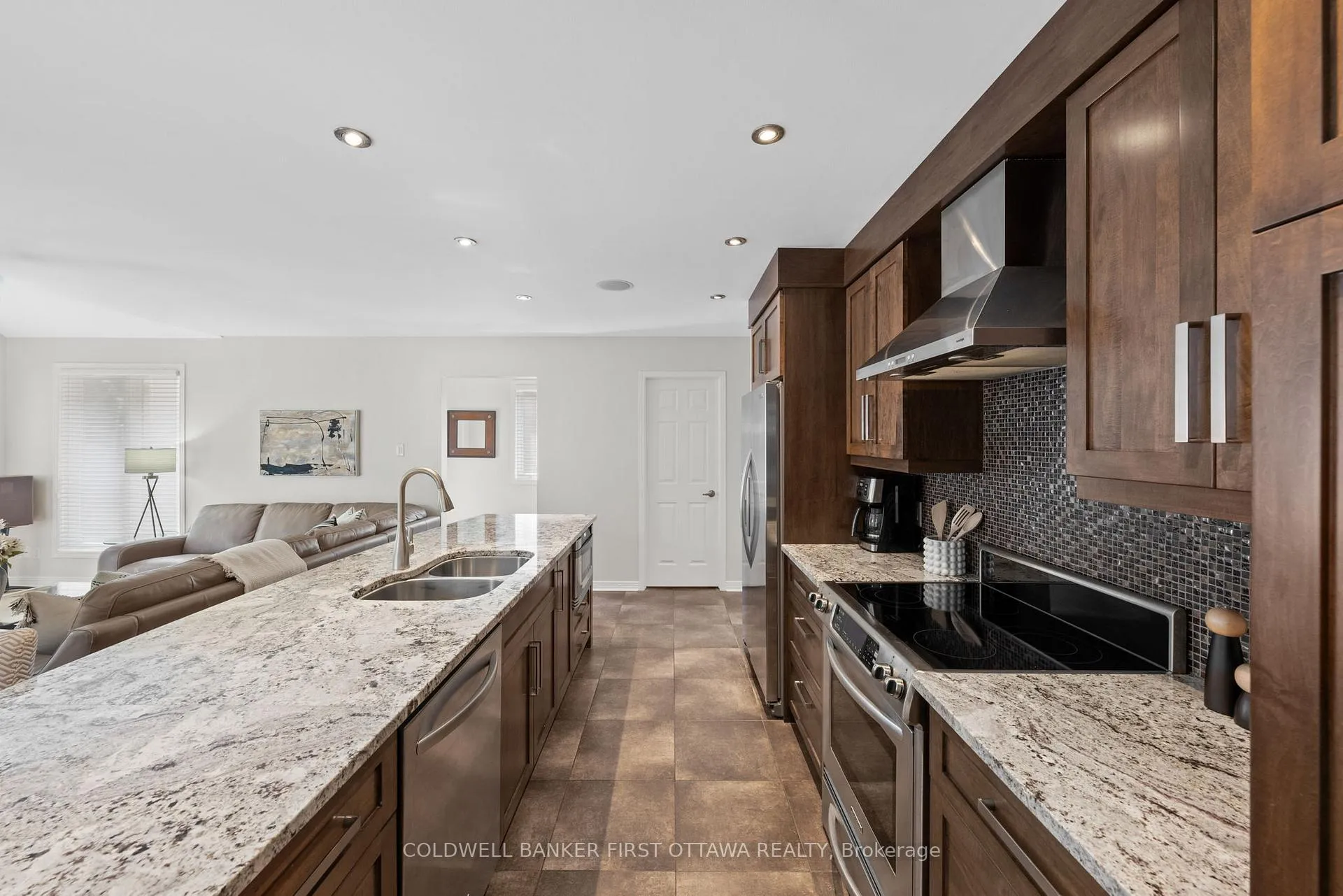 Photo 12 of 30 Castlethorpe Crescent, Ottawa, Centrepointe — HOMEH