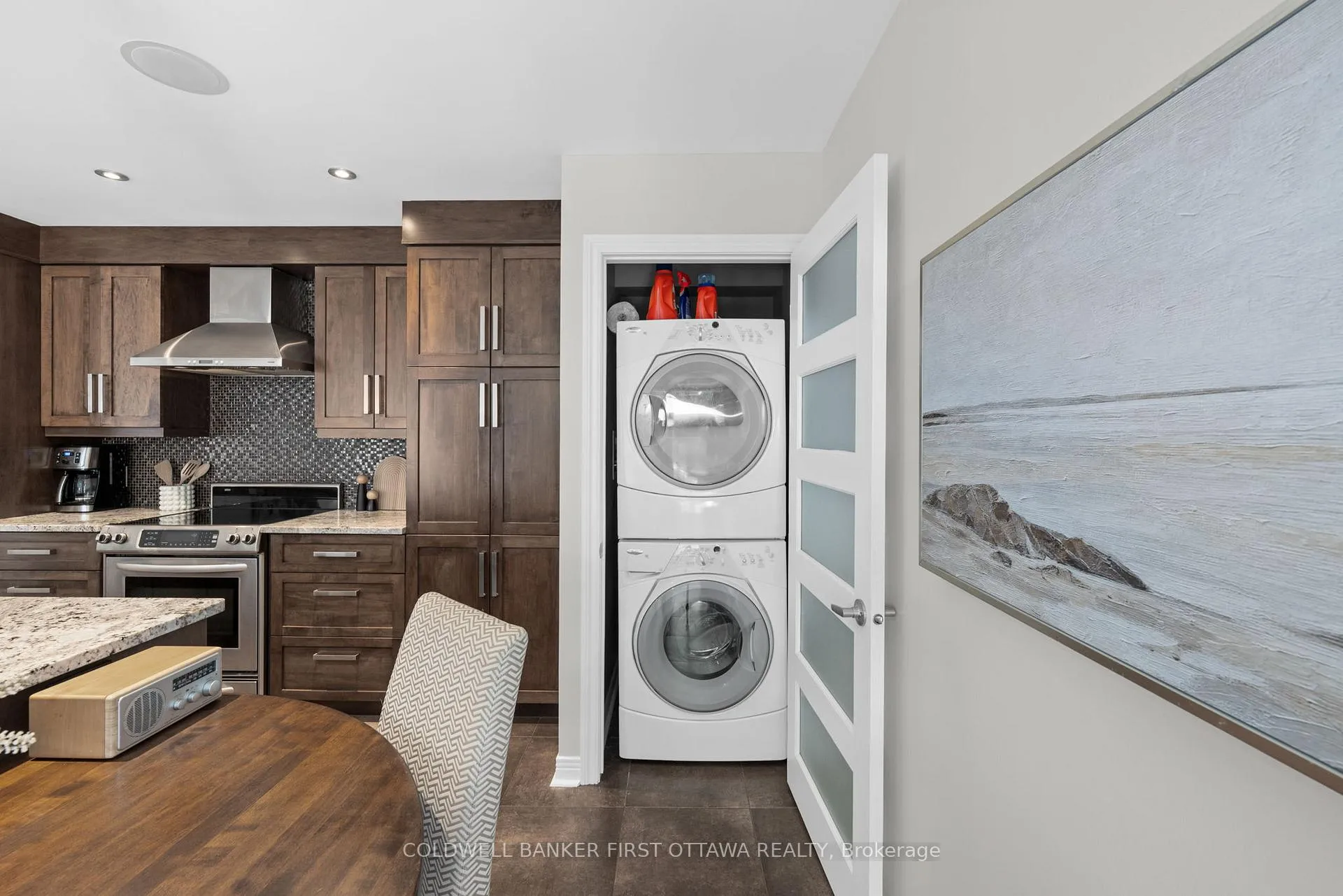 Photo 15 of 30 Castlethorpe Crescent, Ottawa, Centrepointe — HOMEH