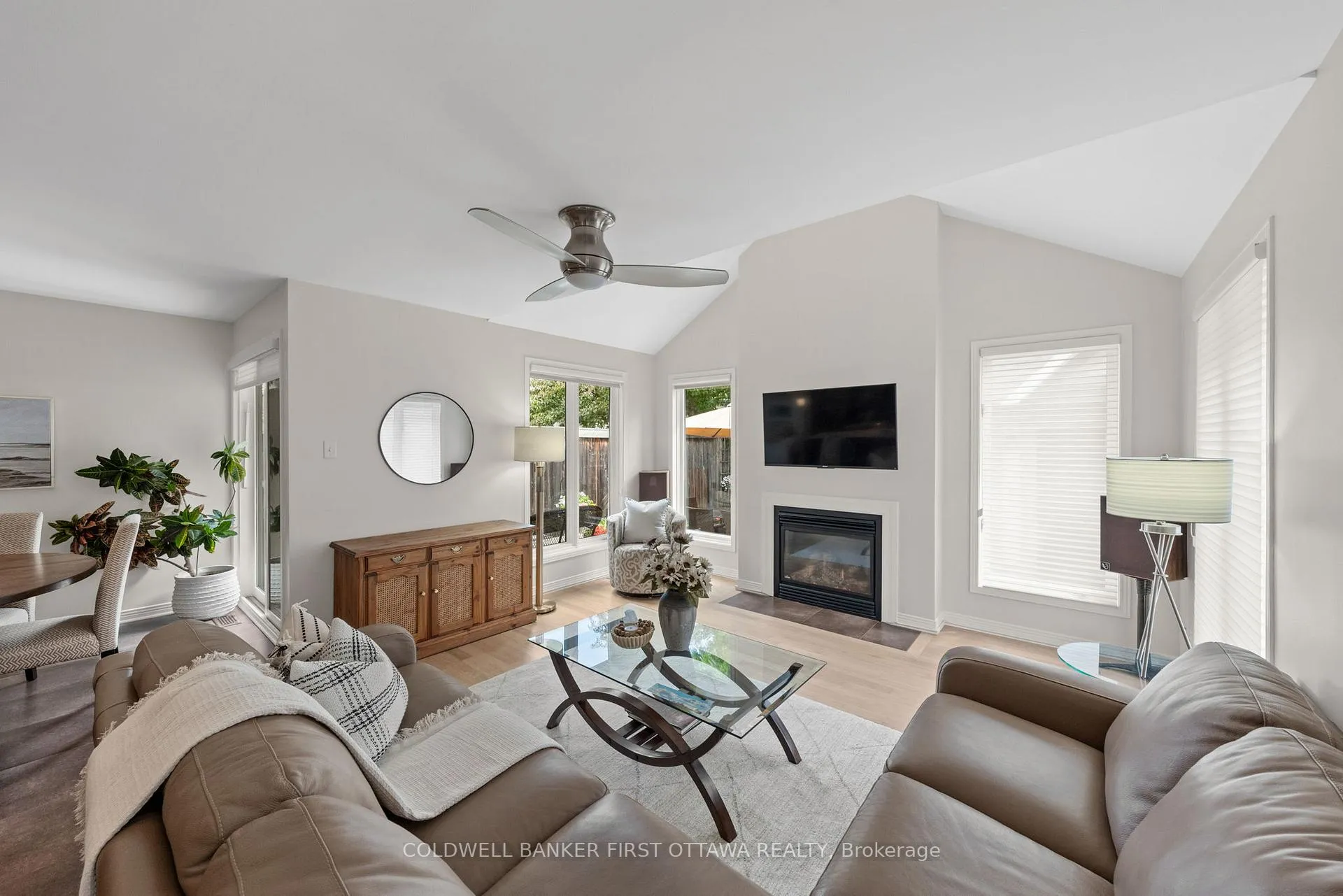 Photo 16 of 30 Castlethorpe Crescent, Ottawa, Centrepointe — HOMEH