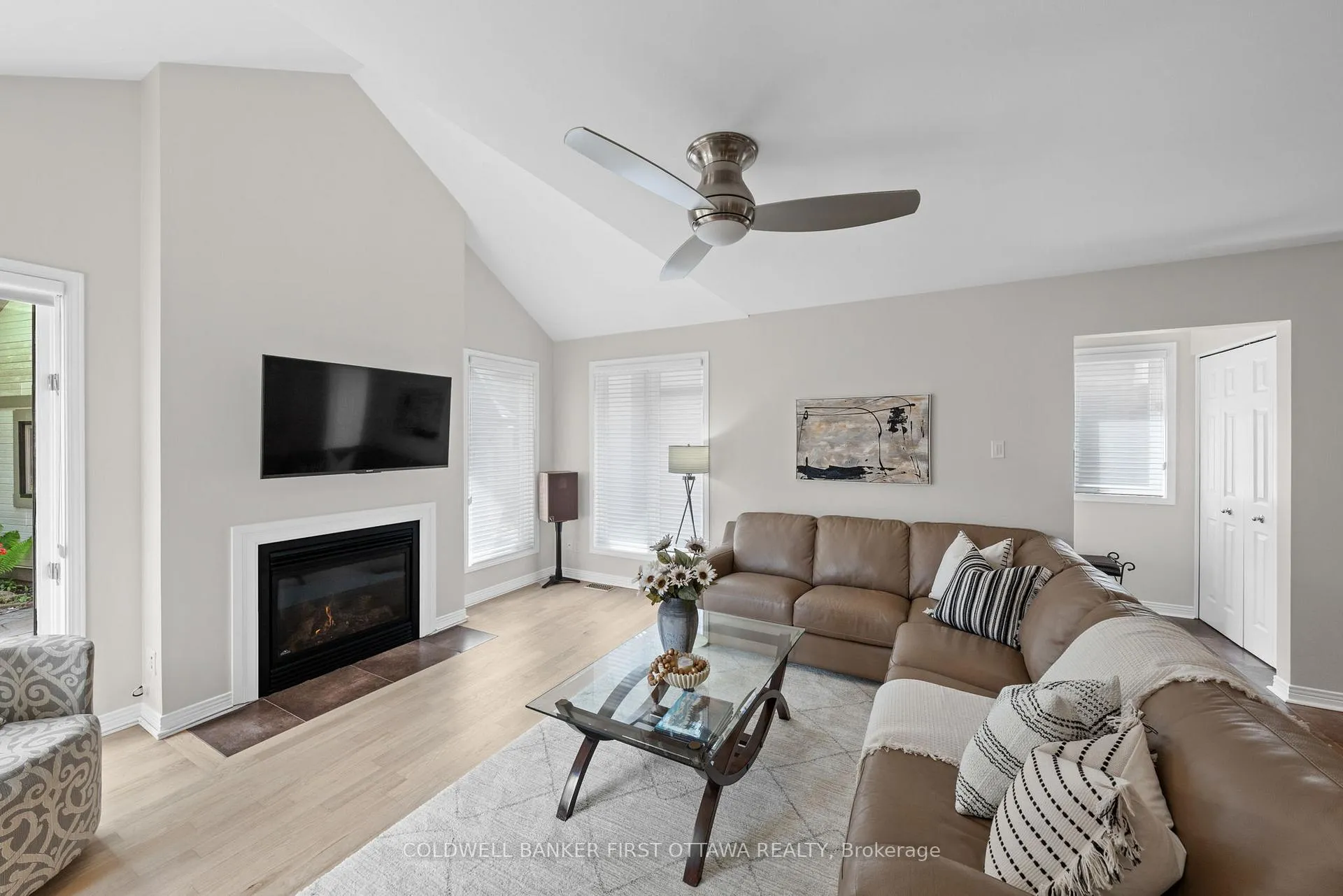 Photo 17 of 30 Castlethorpe Crescent, Ottawa, Centrepointe — HOMEH