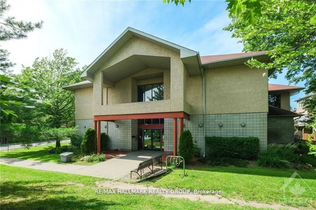 Photo 20 of Unit 406, 280 Brittany Drive, Ottawa, Viscount Alexander Park — HOMEH