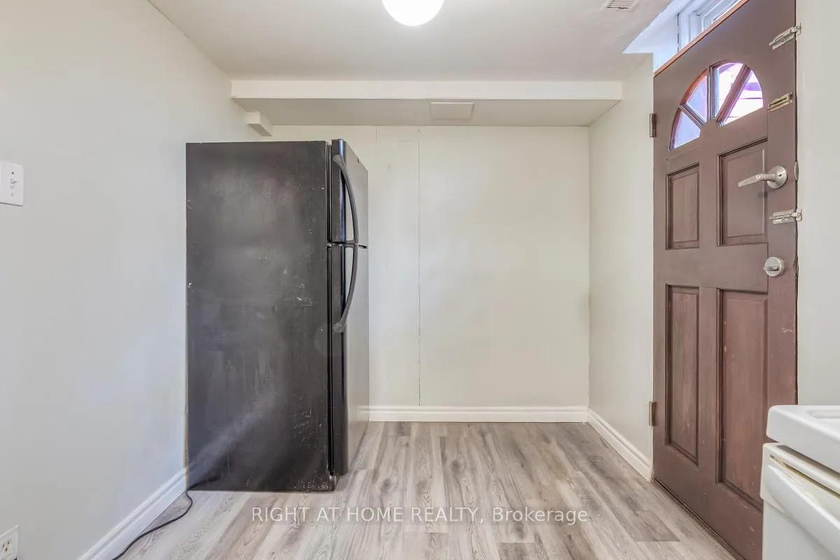 Photo 32 of 37 McKnight Drive, Scarborough, Malvern — HOMEH
