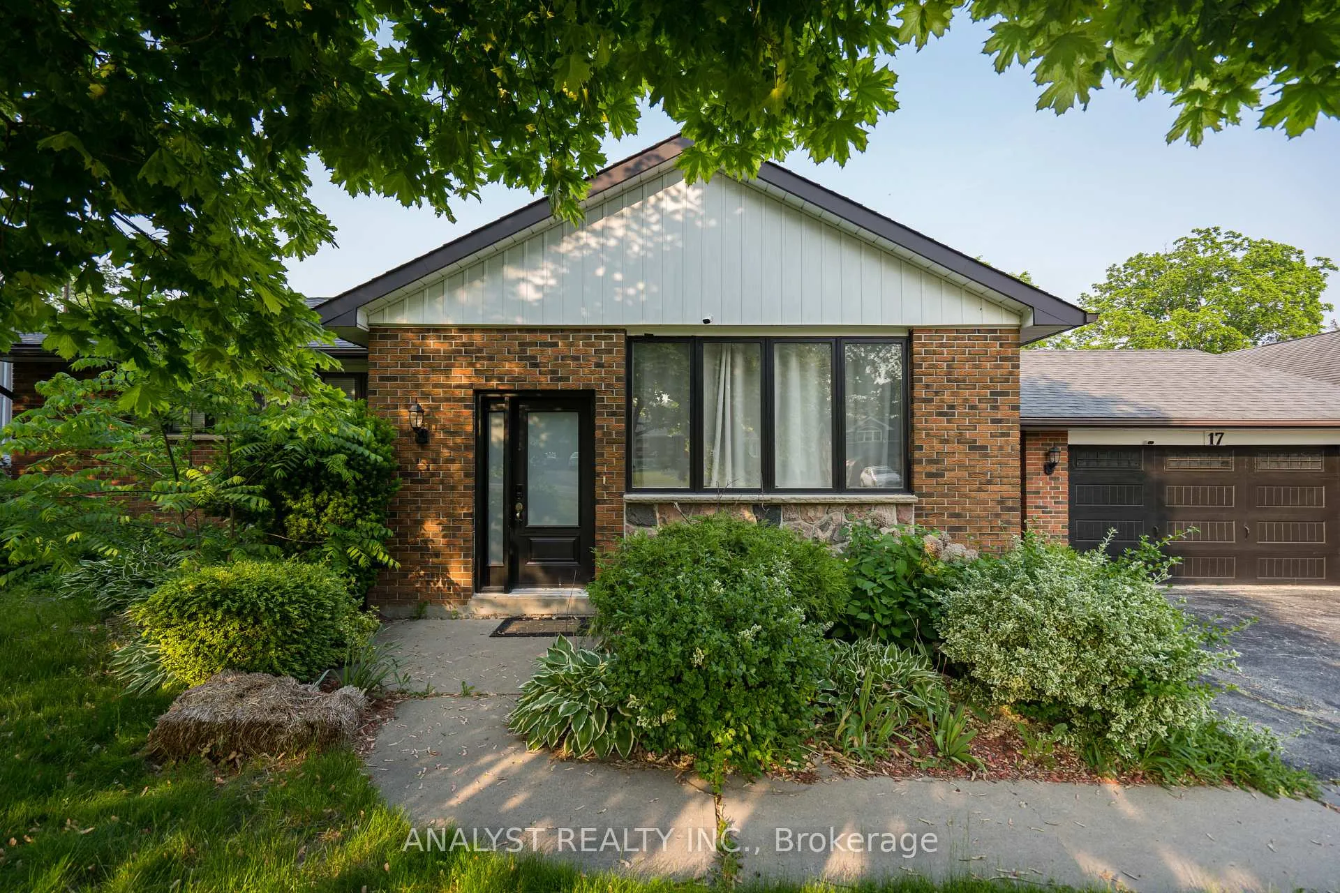 Photo 3 of 17 Kinsley Street, King, Nobleton — HOMEH