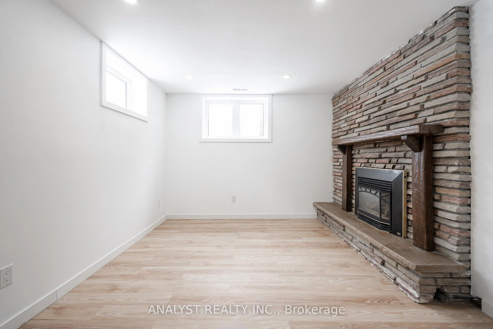 Photo 37 of 17 Kinsley Street, King, Nobleton — HOMEH