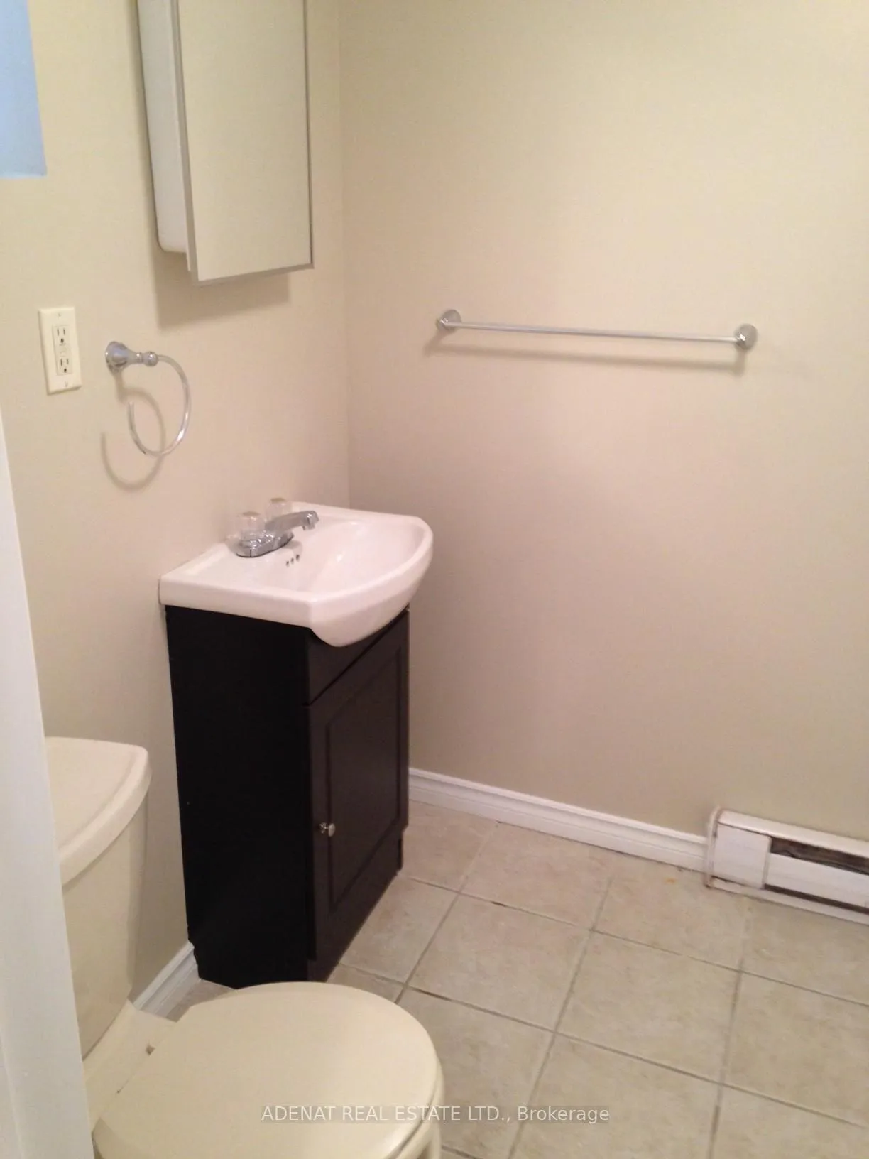 Photo 4 of Unit Bsmt, 128 Ranee Avenue, Toronto, Englemount-Lawrence — HOMEH