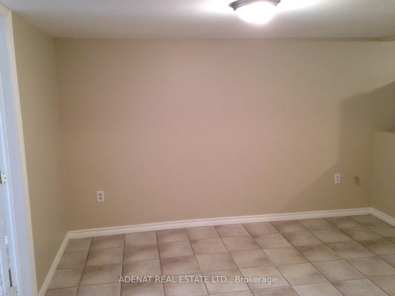 Photo 5 of Unit Bsmt, 128 Ranee Avenue, Toronto, Englemount-Lawrence — HOMEH