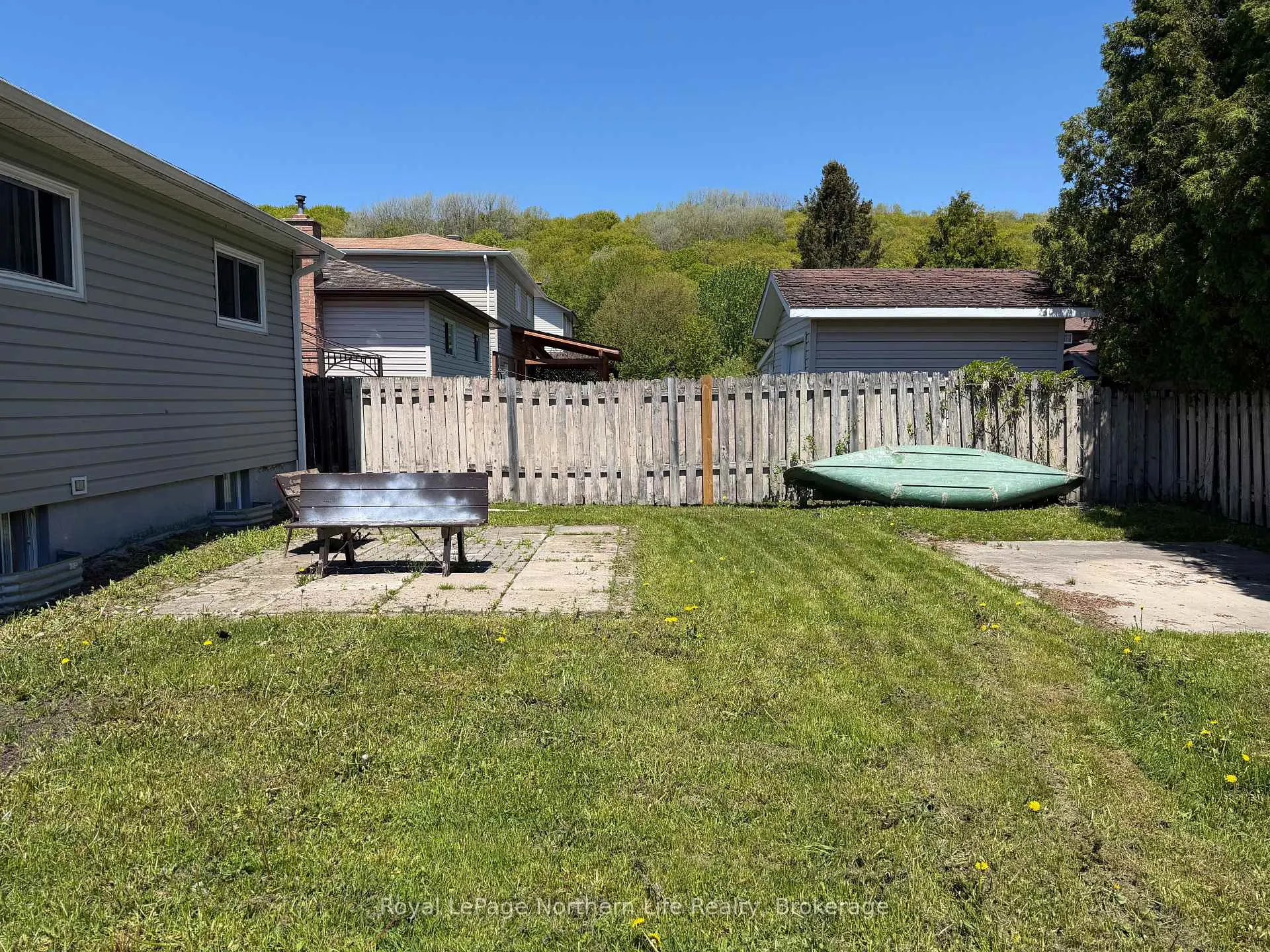 Photo 3 of 19 Belleview Crescent, North Bay, College Heights — HOMEH