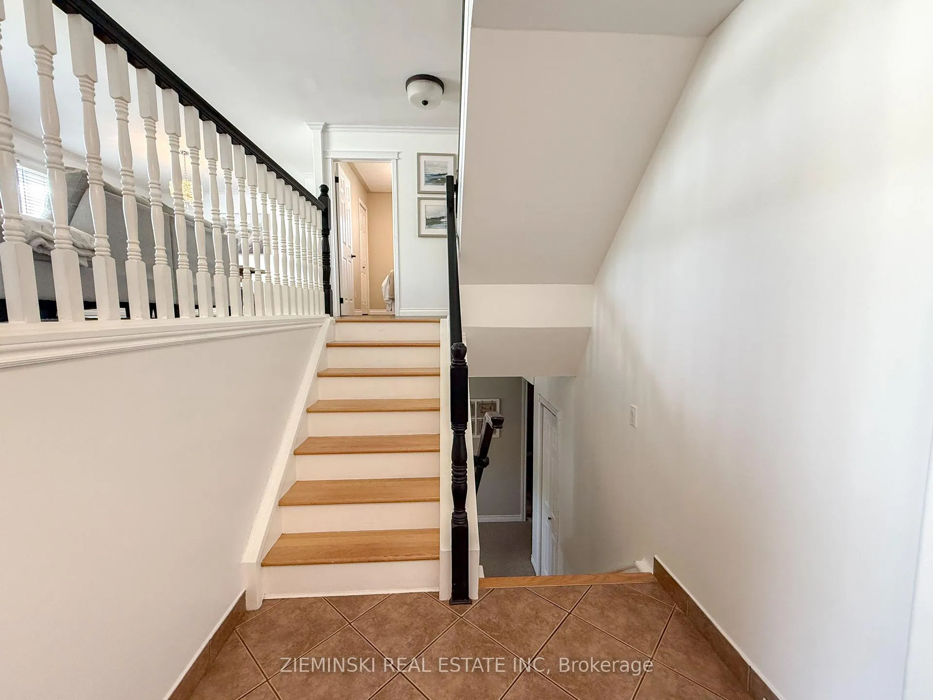Photo 4 of 1179 Park Avenue, Timmins, MTJ - Main Area — HOMEH