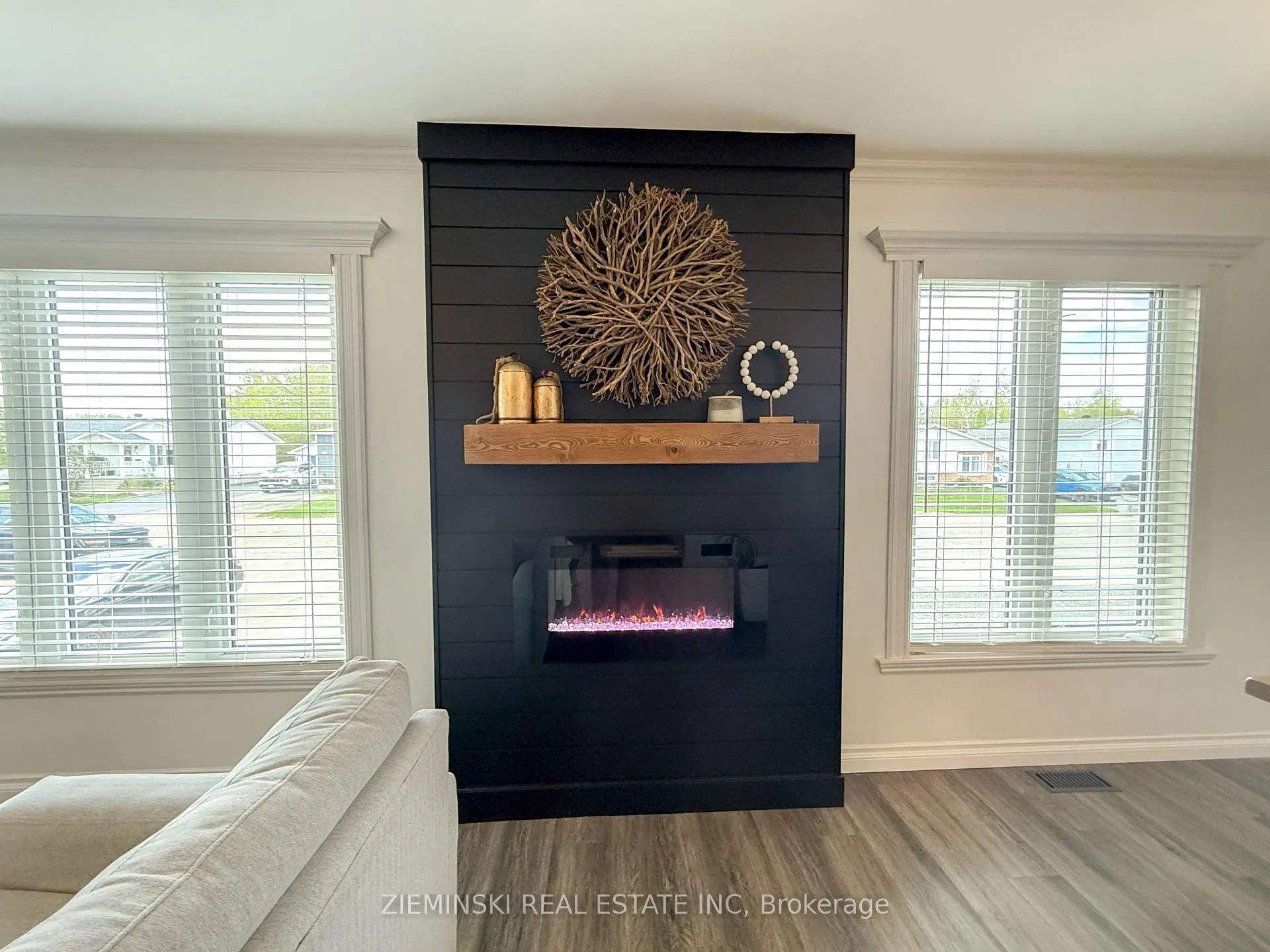 Photo 8 of 1179 Park Avenue, Timmins, MTJ - Main Area — HOMEH
