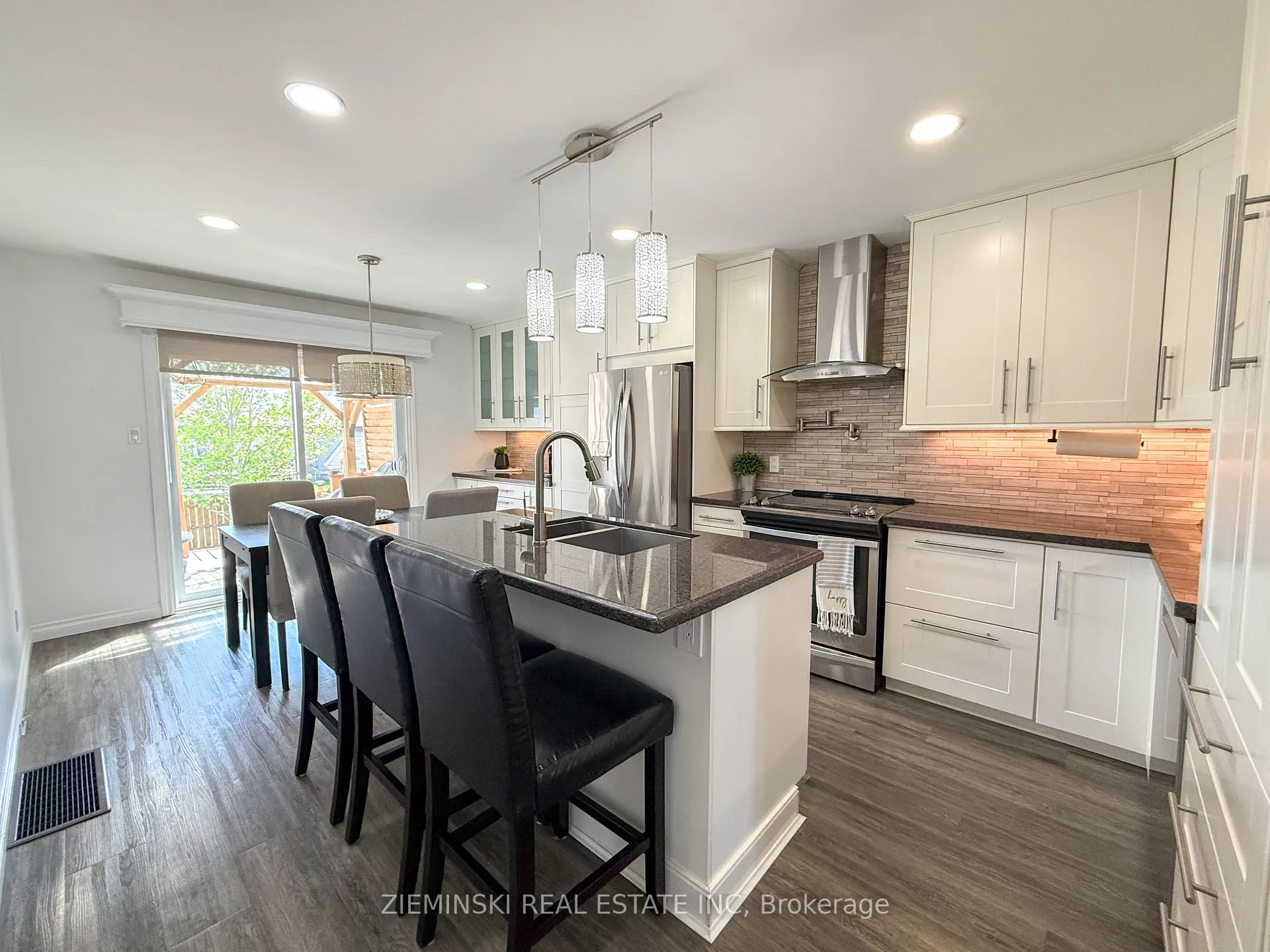 Photo 9 of 1179 Park Avenue, Timmins, MTJ - Main Area — HOMEH