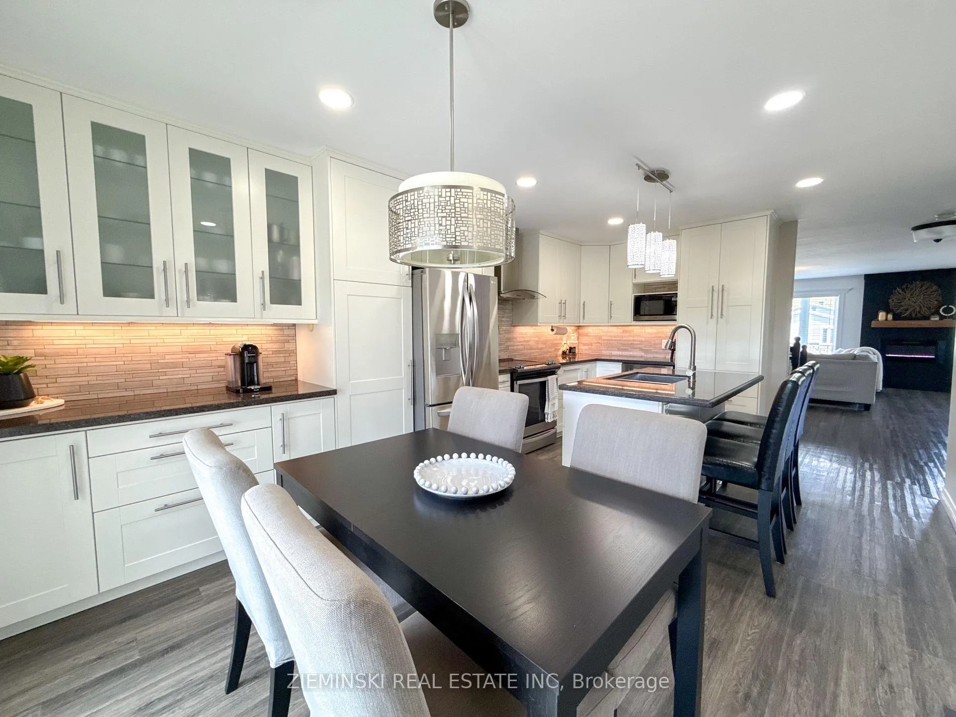 Photo 11 of 1179 Park Avenue, Timmins, MTJ - Main Area — HOMEH