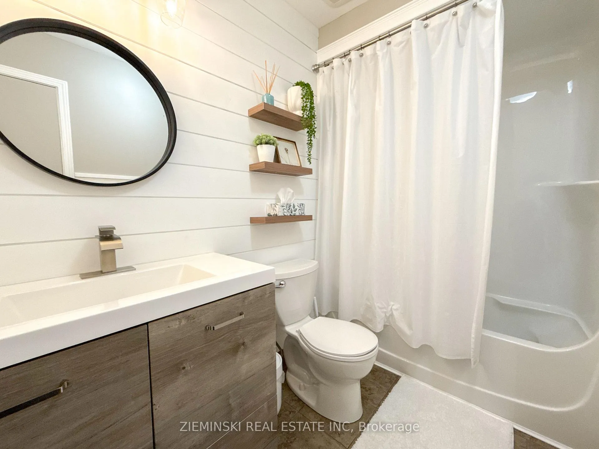 Photo 19 of 1179 Park Avenue, Timmins, MTJ - Main Area — HOMEH