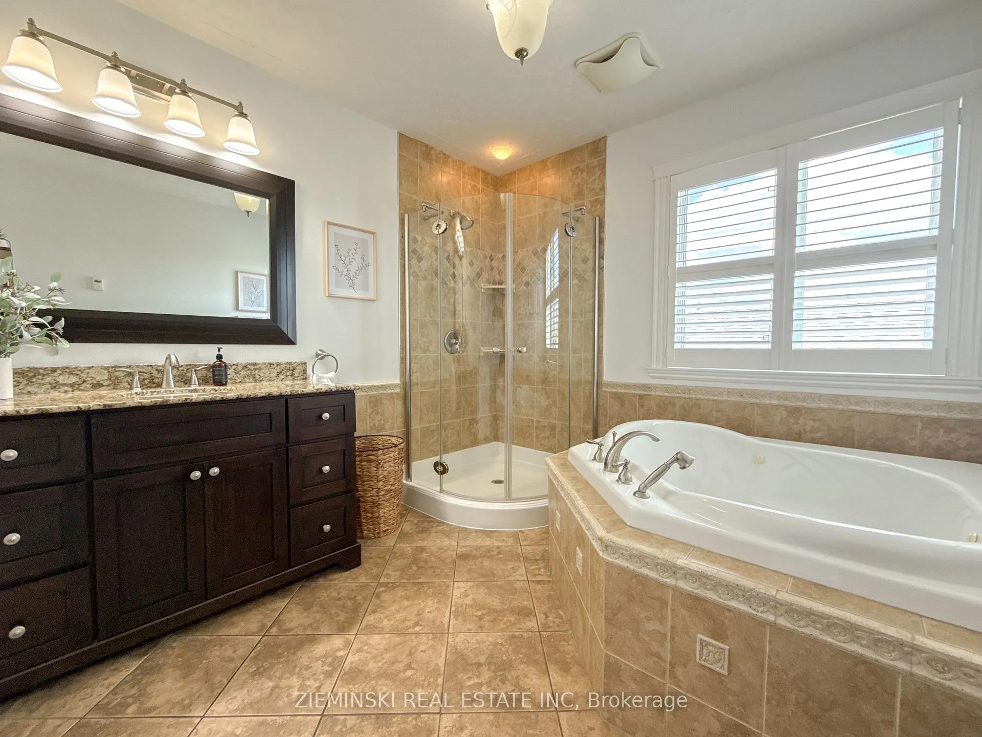 Photo 23 of 1179 Park Avenue, Timmins, MTJ - Main Area — HOMEH