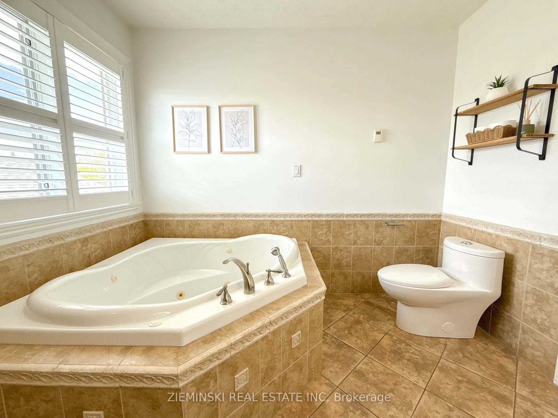 Photo 25 of 1179 Park Avenue, Timmins, MTJ - Main Area — HOMEH