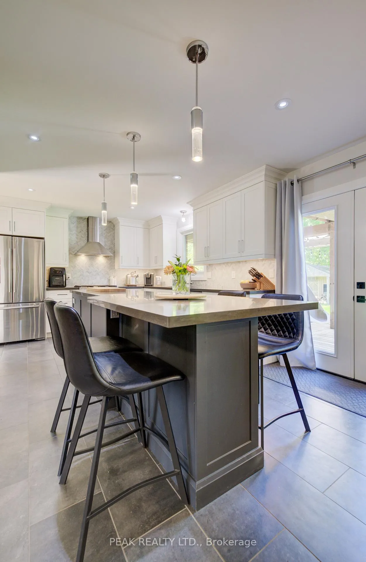 Photo 11 of 110 Laschinger Boulevard, Wilmot — HOMEH