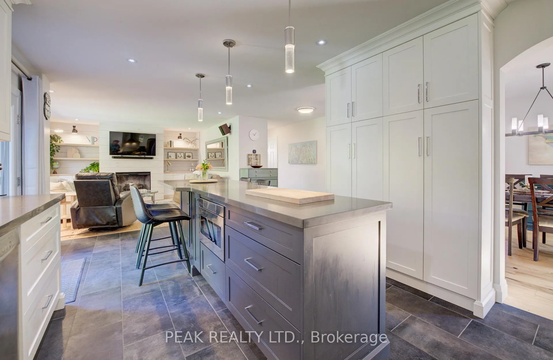 Photo 14 of 110 Laschinger Boulevard, Wilmot — HOMEH