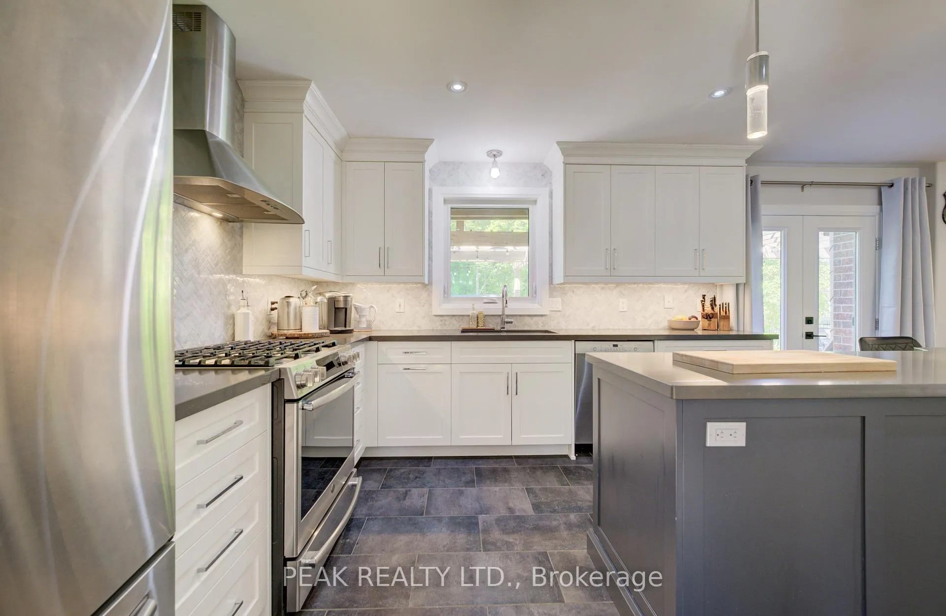 Photo 16 of 110 Laschinger Boulevard, Wilmot — HOMEH