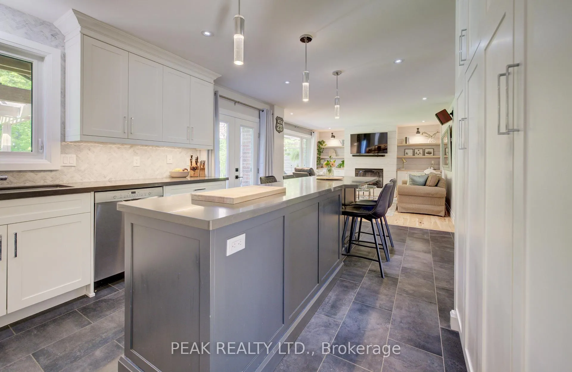 Photo 17 of 110 Laschinger Boulevard, Wilmot — HOMEH