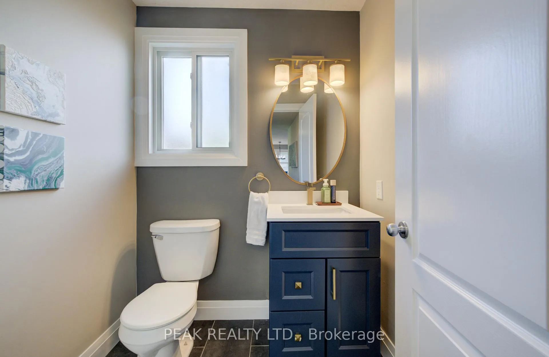 Photo 18 of 110 Laschinger Boulevard, Wilmot — HOMEH