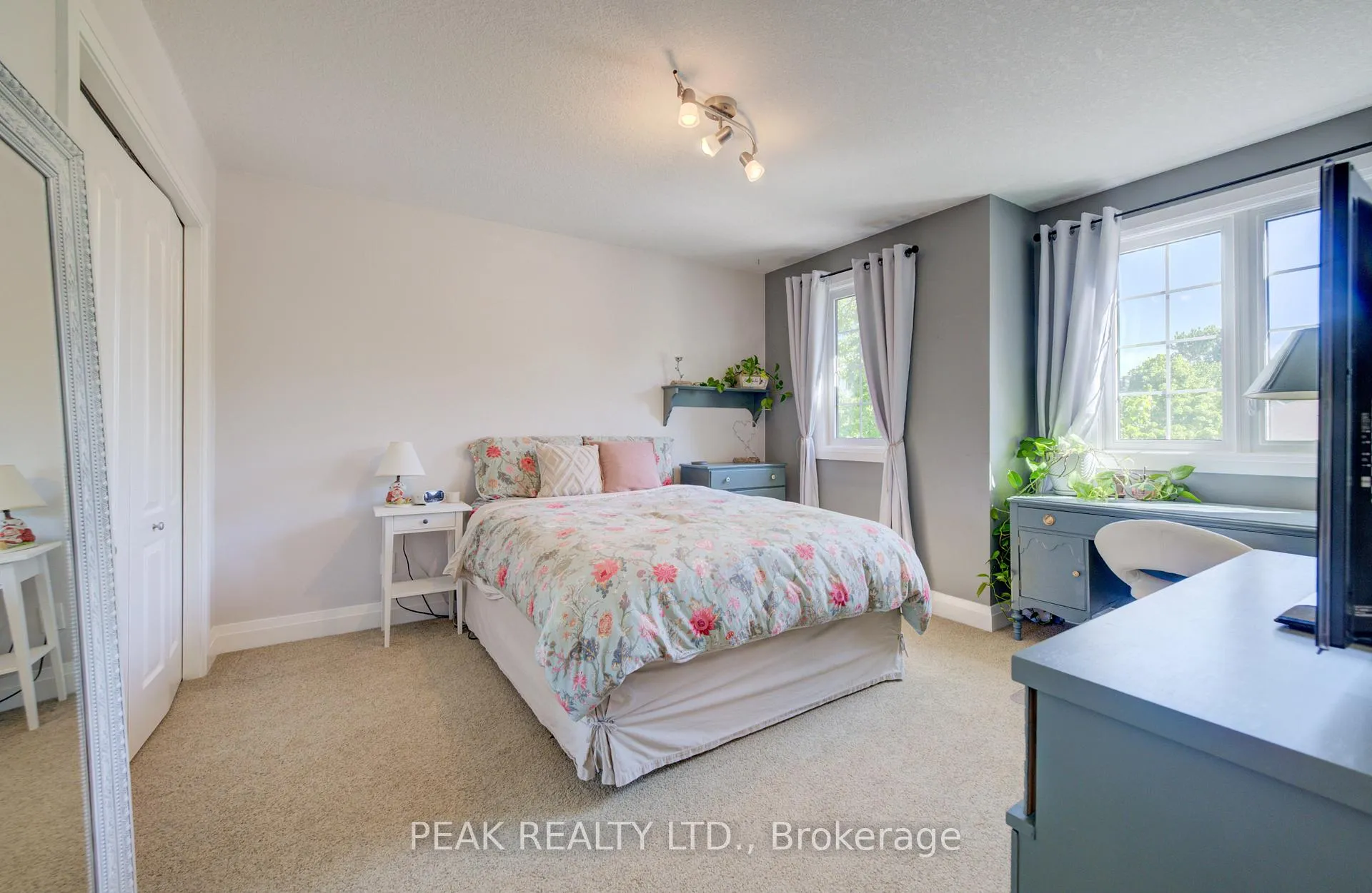 Photo 21 of 110 Laschinger Boulevard, Wilmot — HOMEH