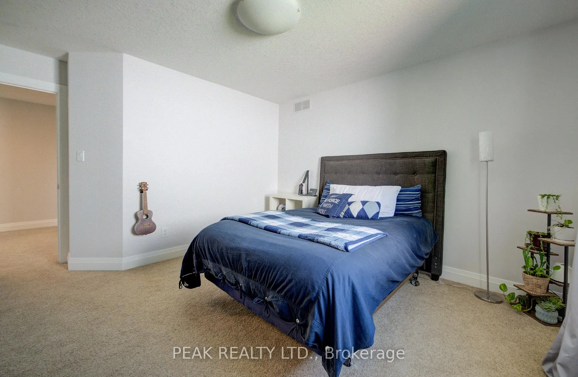 Photo 24 of 110 Laschinger Boulevard, Wilmot — HOMEH
