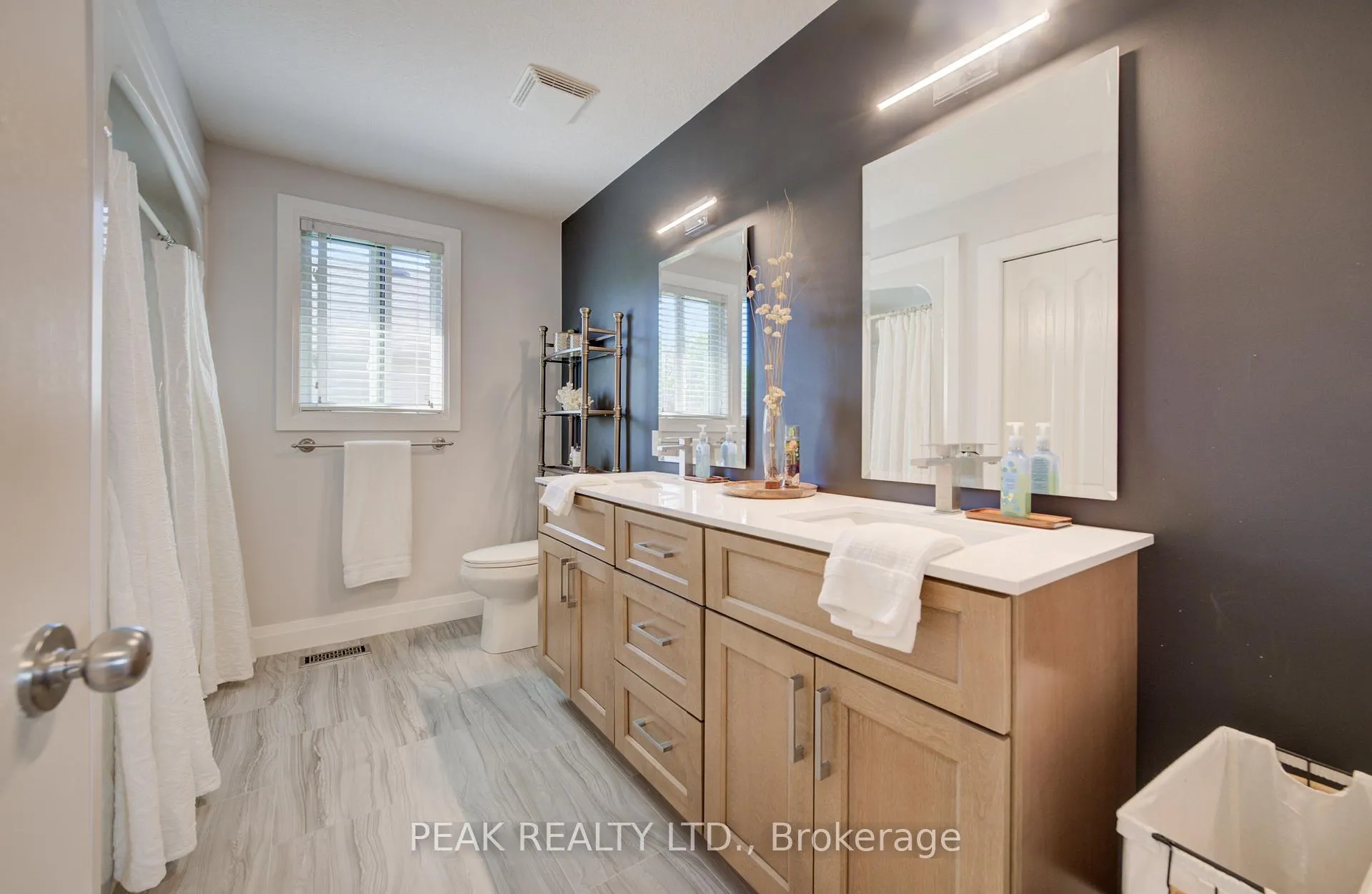 Photo 25 of 110 Laschinger Boulevard, Wilmot — HOMEH