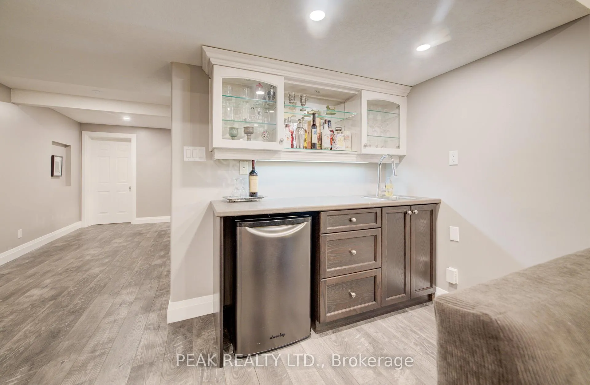 Photo 34 of 110 Laschinger Boulevard, Wilmot — HOMEH