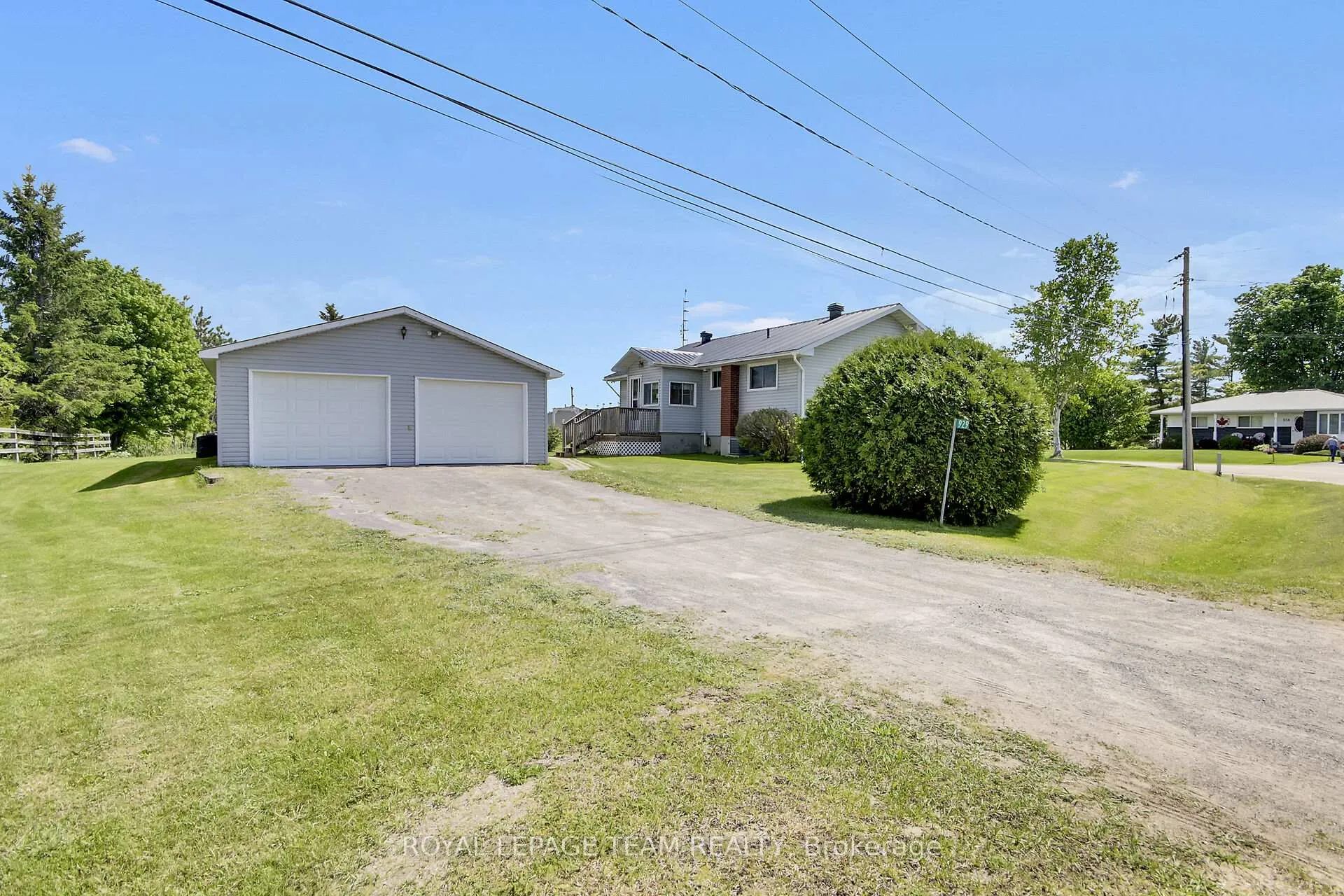 Photo 2 of 929 Munro Drive, McNab/Braeside, Mcnab/Braeside Twps — HOMEH