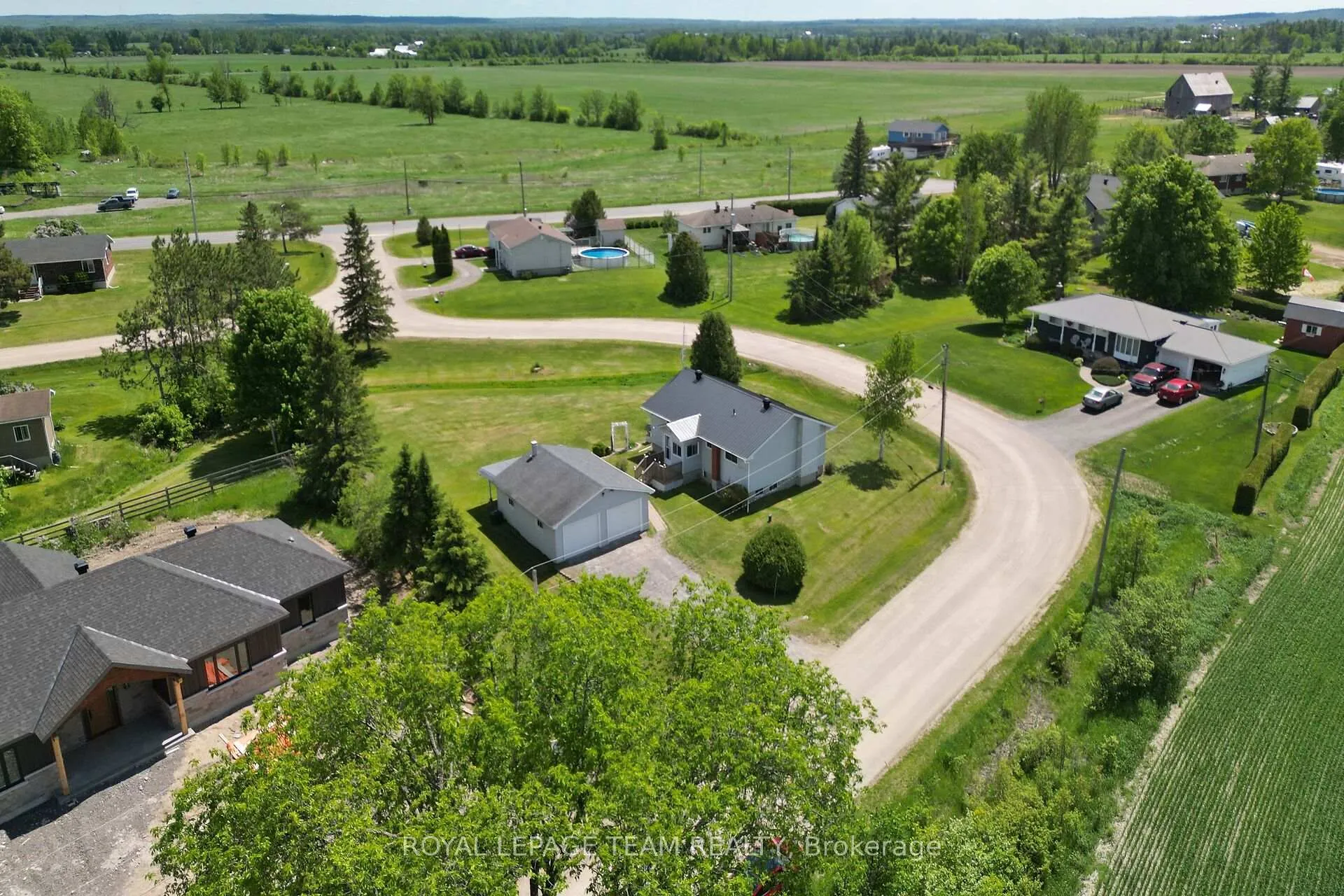 Photo 6 of 929 Munro Drive, McNab/Braeside, Mcnab/Braeside Twps — HOMEH