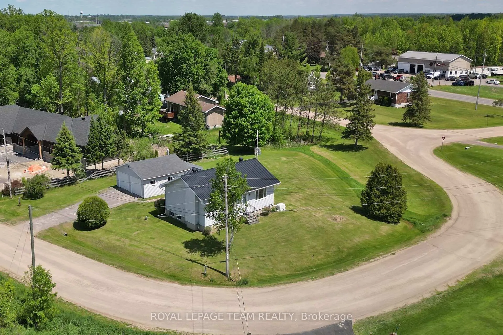 Photo 7 of 929 Munro Drive, McNab/Braeside, Mcnab/Braeside Twps — HOMEH