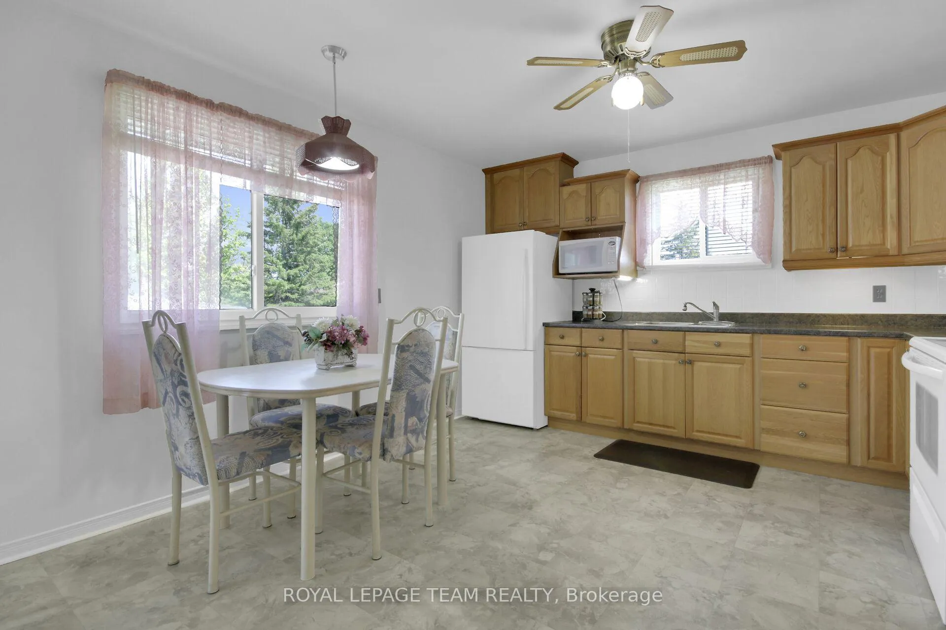 Photo 15 of 929 Munro Drive, McNab/Braeside, Mcnab/Braeside Twps — HOMEH