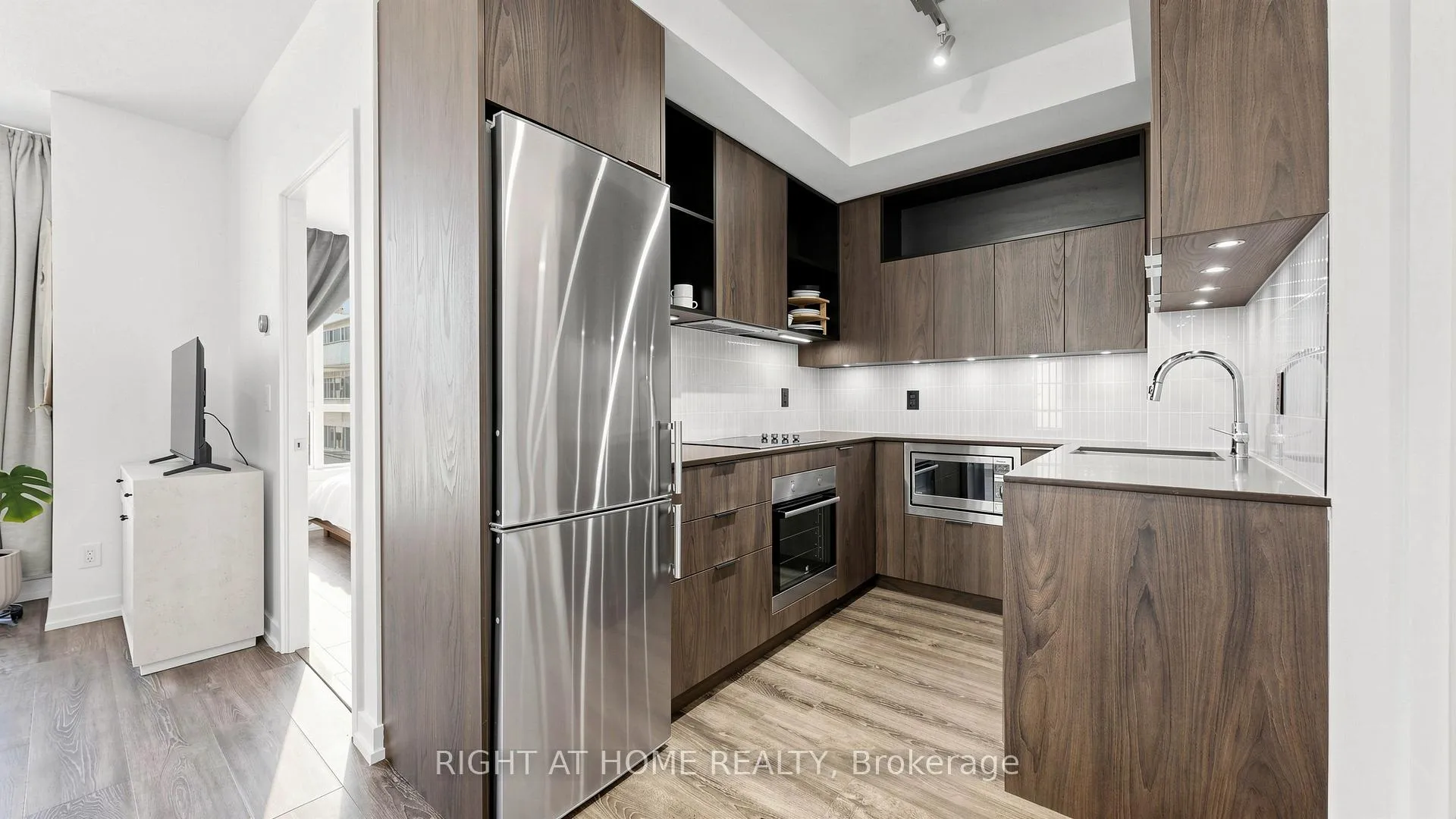 Photo 9 of Unit 714, 200 Sackville Street, Toronto, Regent Park — HOMEH