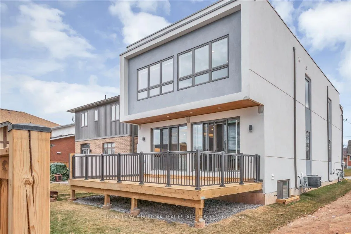 Photo 2 of Unit Upper, 255 Federal Street, Hamilton, Stoney Creek — HOMEH
