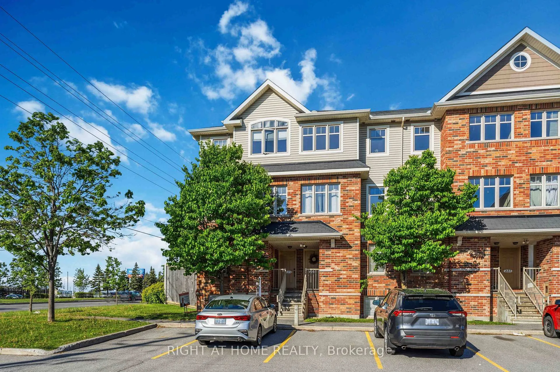 Photo 2 of 227 Keltie Private, Ottawa, Barrhaven - Longfields — HOMEH