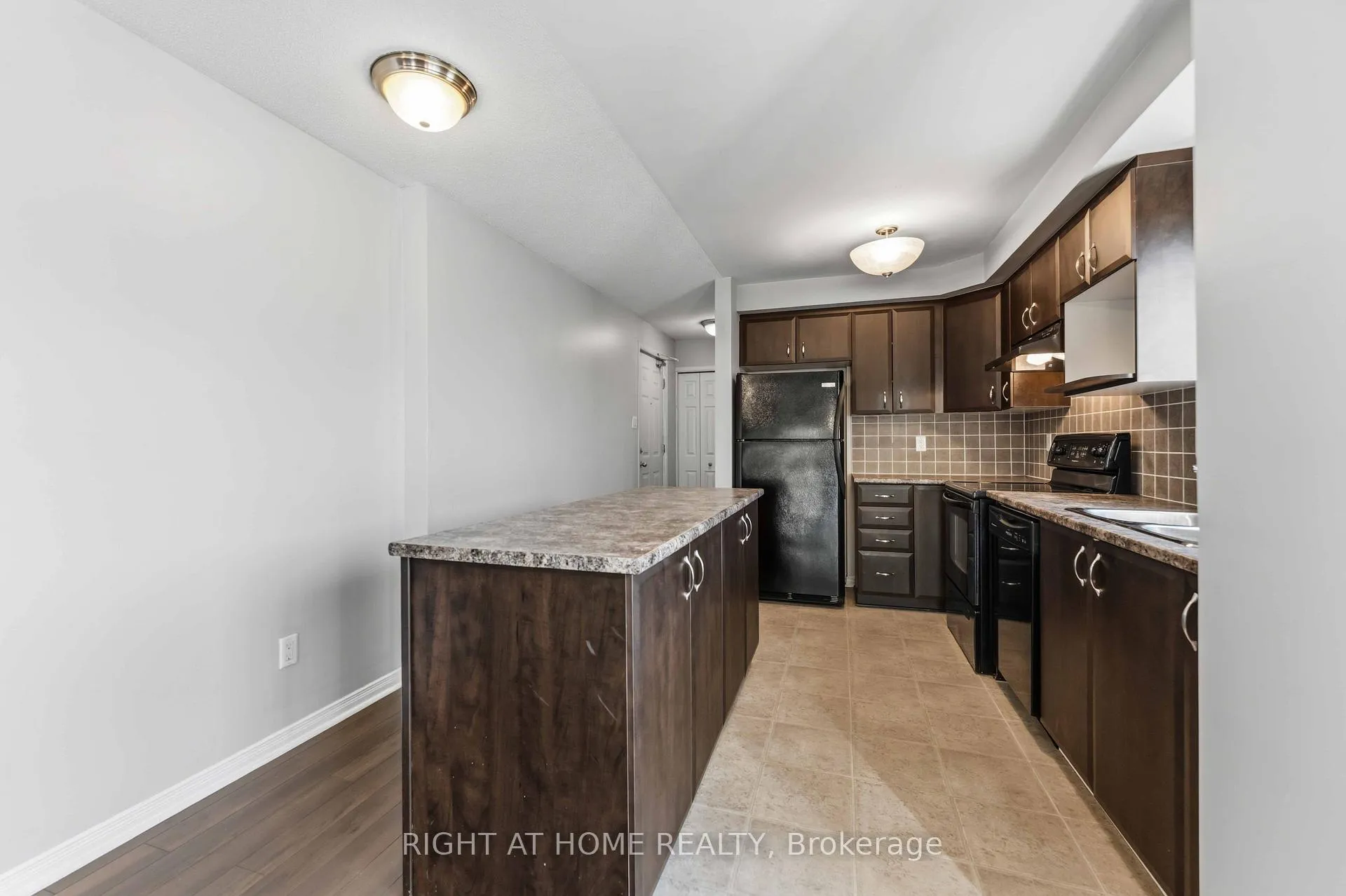 Photo 13 of 227 Keltie Private, Ottawa, Barrhaven - Longfields — HOMEH