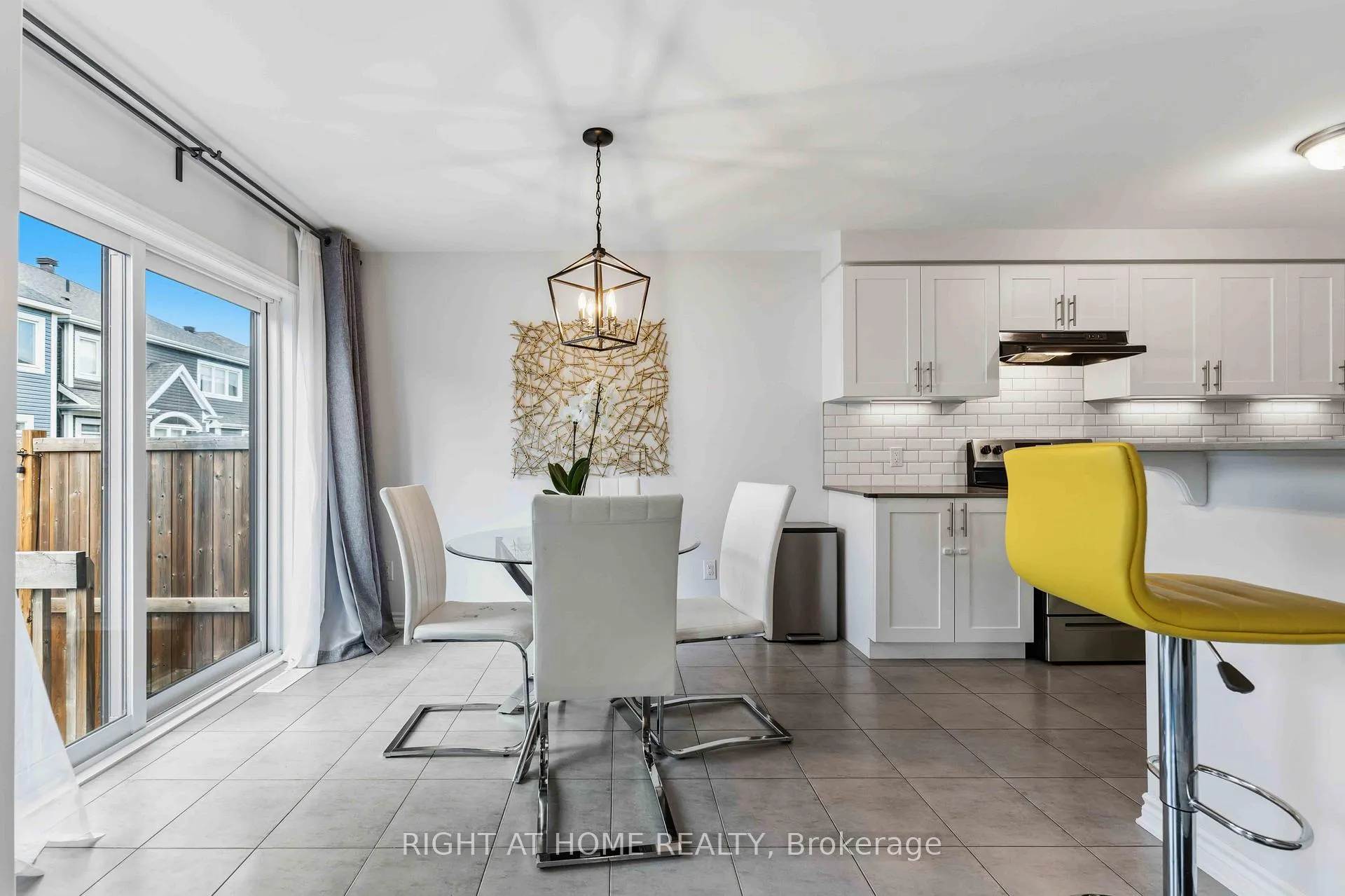 Photo 12 of 508 Roundleaf Way, Ottawa, Kanata - Emerald Meadows/Trailwest — HOMEH