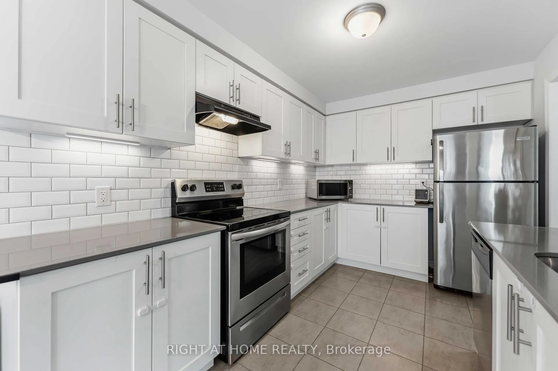 Photo 14 of 508 Roundleaf Way, Ottawa, Kanata - Emerald Meadows/Trailwest — HOMEH