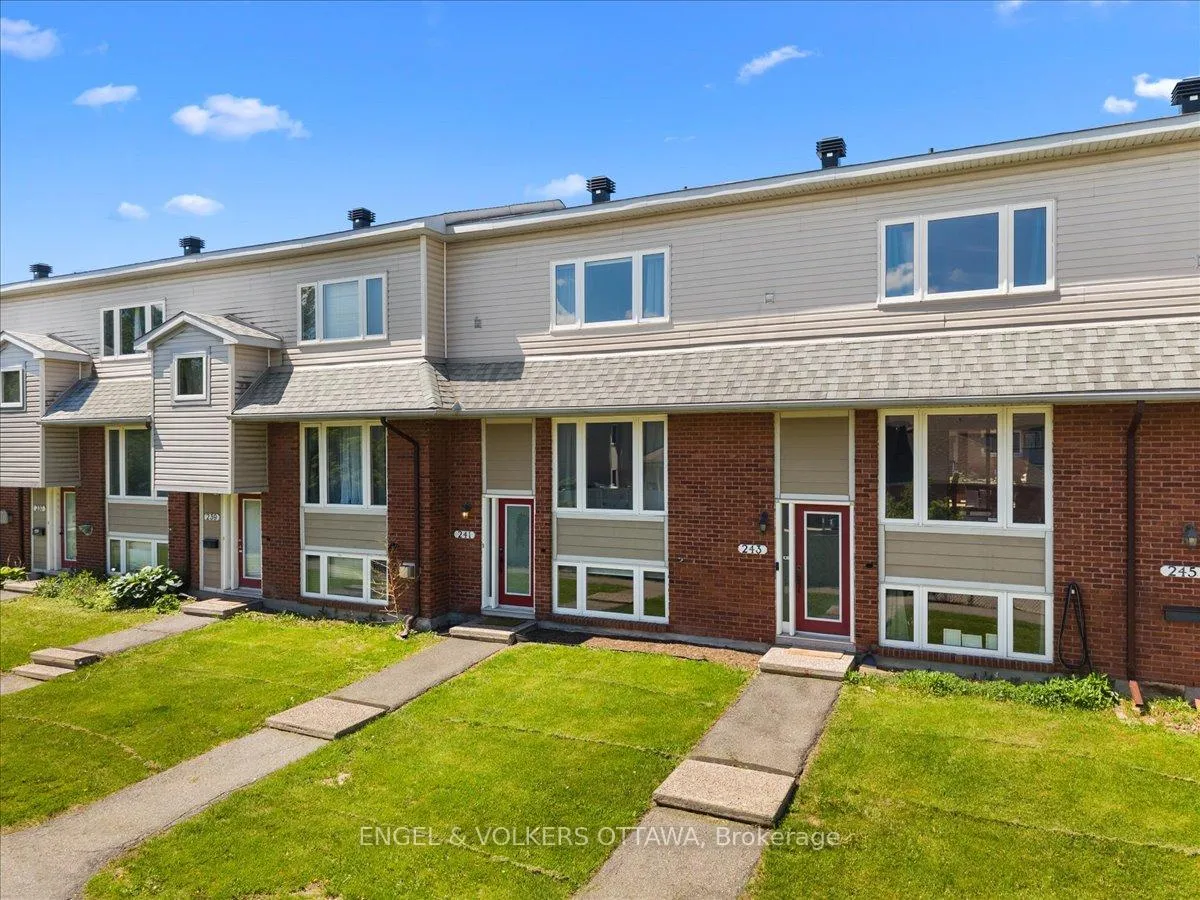 Photo 2 of 241 Monterey Drive, Ottawa, Leslie Park — HOMEH