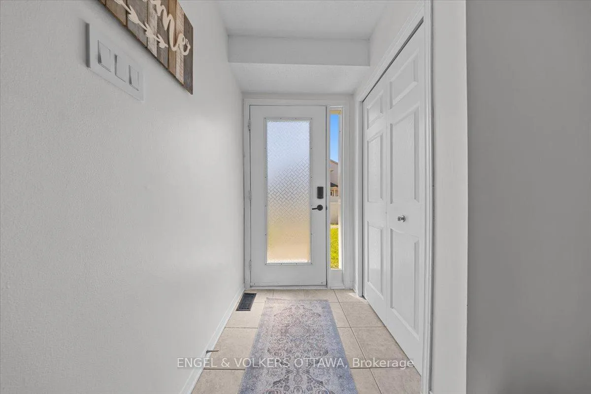 Photo 3 of 241 Monterey Drive, Ottawa, Leslie Park — HOMEH