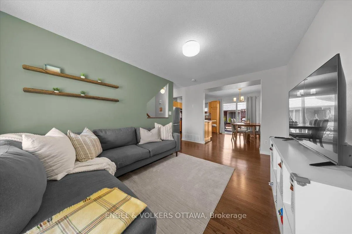 Photo 7 of 241 Monterey Drive, Ottawa, Leslie Park — HOMEH