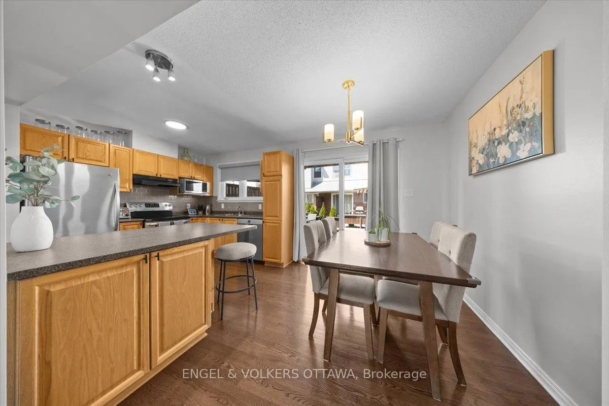 Photo 10 of 241 Monterey Drive, Ottawa, Leslie Park — HOMEH