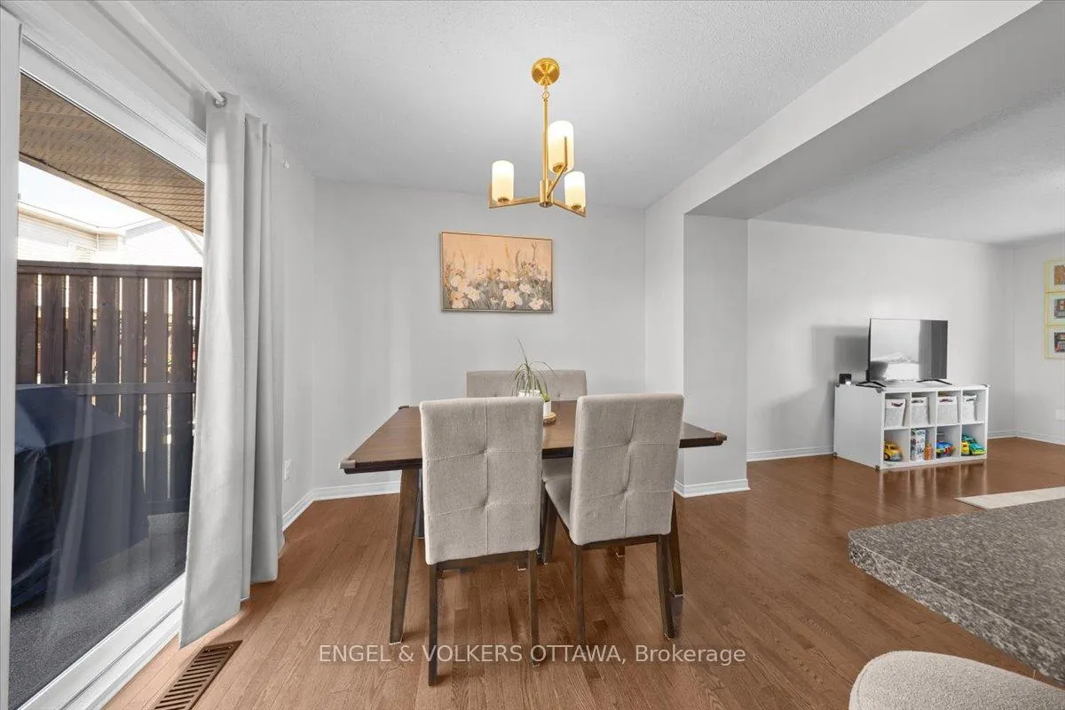 Photo 11 of 241 Monterey Drive, Ottawa, Leslie Park — HOMEH