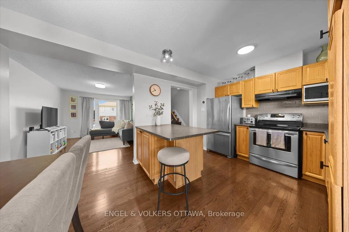Photo 12 of 241 Monterey Drive, Ottawa, Leslie Park — HOMEH