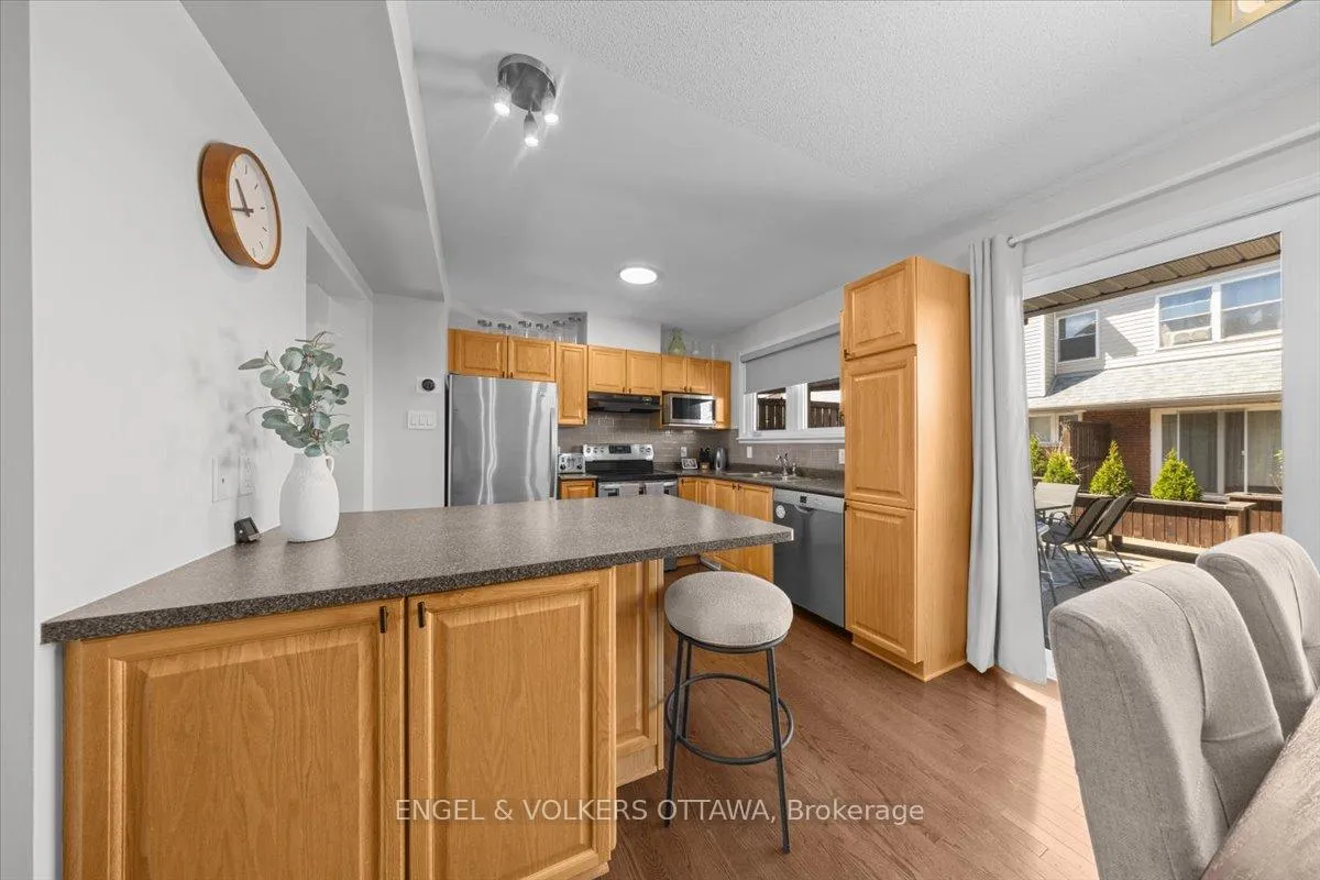 Photo 13 of 241 Monterey Drive, Ottawa, Leslie Park — HOMEH