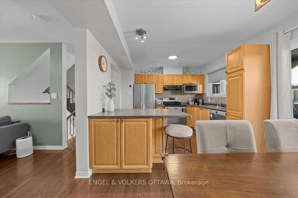 Photo 14 of 241 Monterey Drive, Ottawa, Leslie Park — HOMEH