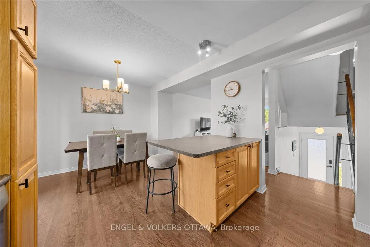 Photo 16 of 241 Monterey Drive, Ottawa, Leslie Park — HOMEH