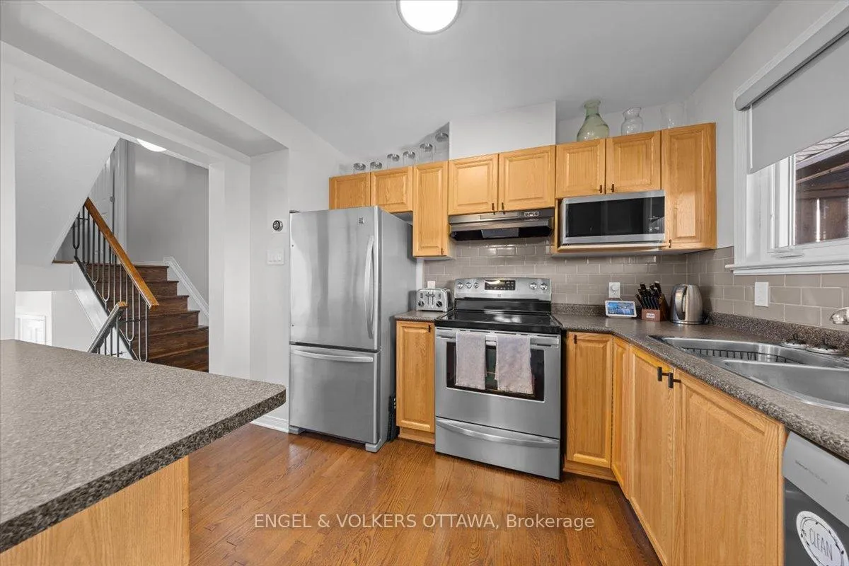 Photo 17 of 241 Monterey Drive, Ottawa, Leslie Park — HOMEH